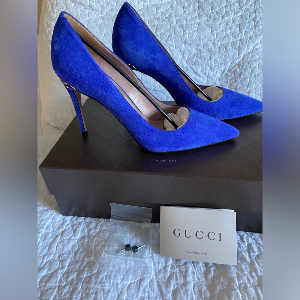 GUCCI Suede Pumps Size 38